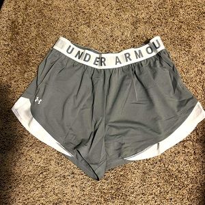 NWT - Women’s Under Armor Shorts Size 1XL